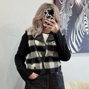 Mackage Shanty Buffalo Check
Jacket in Off White